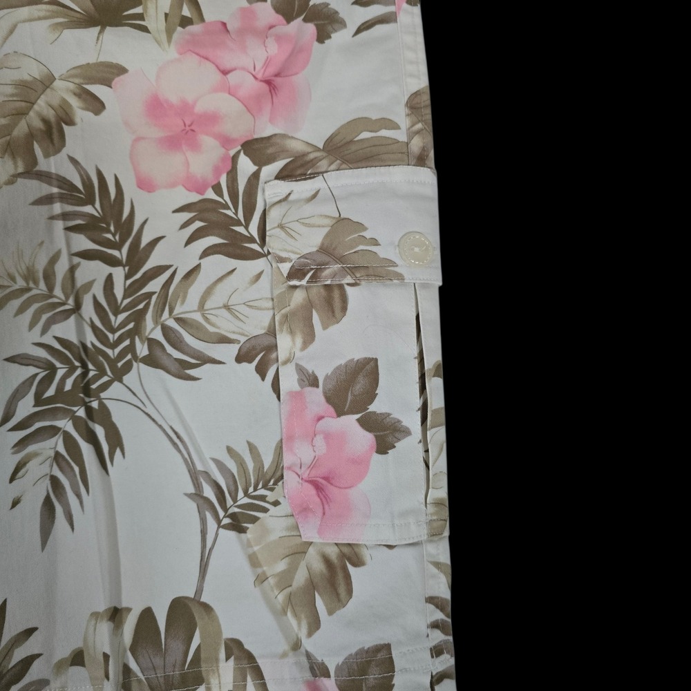 Tommy Bahama Golf Shorts Heirloom Bloom Bermuda Sz 16 Oatmeal Pink Cargo Stretch - Picture 3 of 7